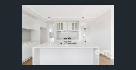 Modern & Stylish Townhouse Living - Photo 5