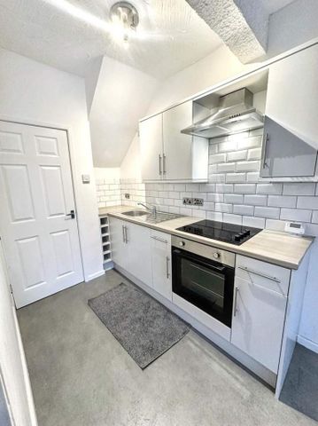 2 bedroom terraced house to rent - Photo 3