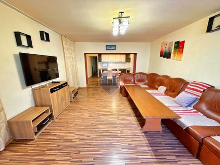 Casă cu 5 camere și garaj, de închiriat în zona Boul ... - Photo 2
