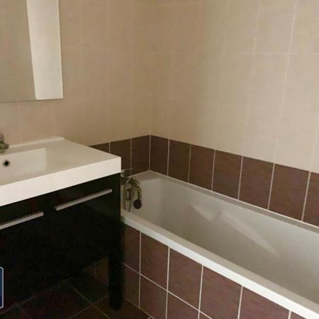 Location Appartement 2 pièces 49m² ST ETIENNE 42000 - Photo 4