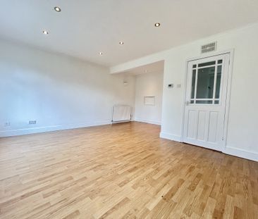 St. Peters Close, Chippenham - Photo 3