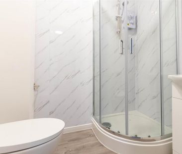 1 bedroom in a house share to rent - Photo 6