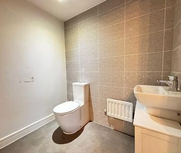 2 bedroom semi-detached house to rent - Photo 6