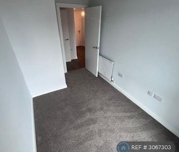 3 bedroom flat to rent - Photo 2
