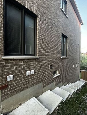 For Lease - 50 Sharonview Crescent, East Gwillimbury, Ontario - Photo 1