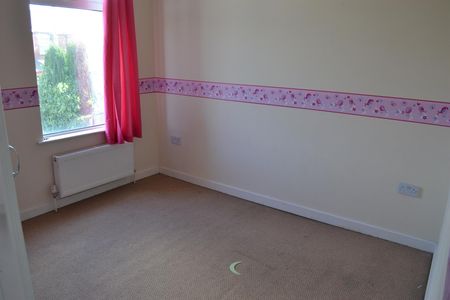 3 Bedroom End of Terrace House for Rent - Photo 5