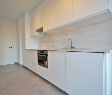 Ruim appartement met 3 slaapkamers in het stadscentrum - Photo 1