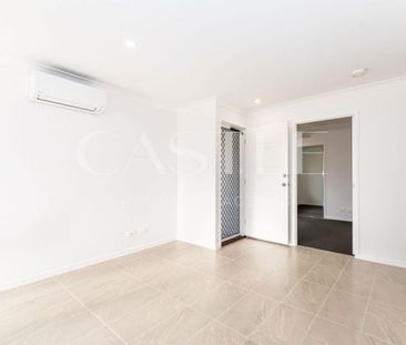 Modern One Bedroom Duplex - Photo 1