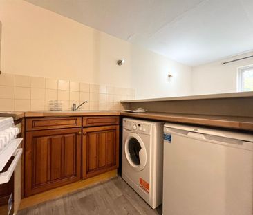 1 Bedroom Flat - Purpose Built To Let - Photo 6