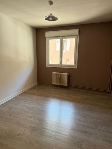 Location Appartement 3 pièces 71m² LAVAL 53000 - Photo 5