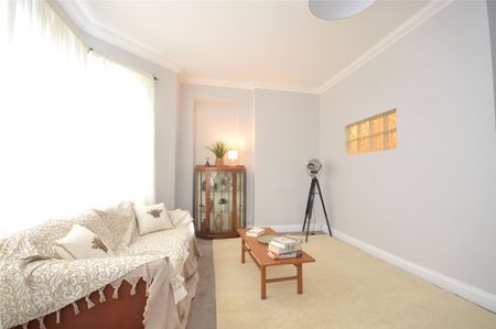 Gleneagle Road, London, SW16 - Photo 2