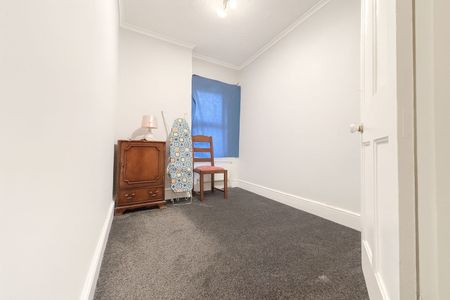 3 Bedroom House To Let - HP12 - Photo 4