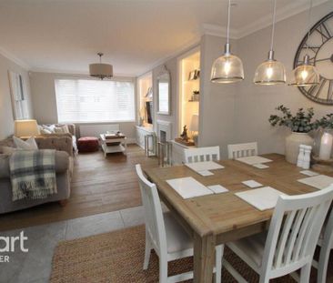 4 bedroom semi-detached house to rent - Photo 1