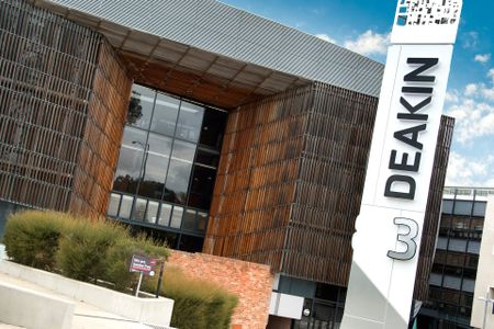 Elegant Family Living in a Prime Blackburn Location - Photo 3