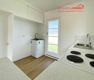 Bright and Fresh - Photo 1