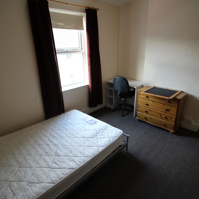 4 Bed Student Accommodation - Photo 1