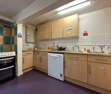 1 bedroom in a house share to rent - Photo 6