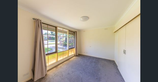Charming 2-Bedroom Unit in Prime Box Hill North Location - Photo 1