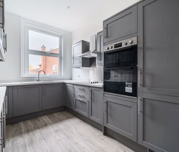 High Street, Godalming - 2 bedrooms Property for lettings - Seymours - Photo 1