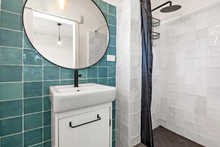 Stylish Bayside Living Steps from Fitzroy Street - Photo 5