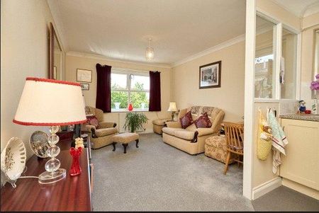 1 bedroom flat to rent - Photo 2