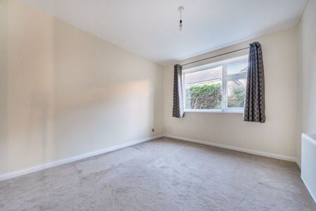 Heather Way, Hindhead, Surrey, GU26 - Photo 5