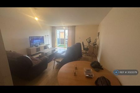 1 bedroom flat to rent - Photo 2