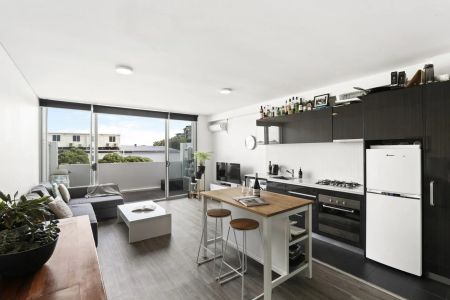 Designer Apartment for Inner-City Life - Photo 5