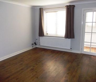 2 bedroom semi-detached house to rent - Photo 4