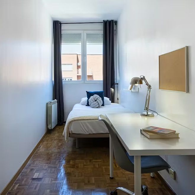 Calle de Mauricio Legendre, Madrid, Community of Madrid 28046 - Foto 1