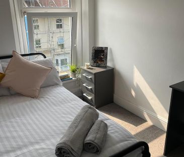 8 bedroom terraced house to rent - Photo 6