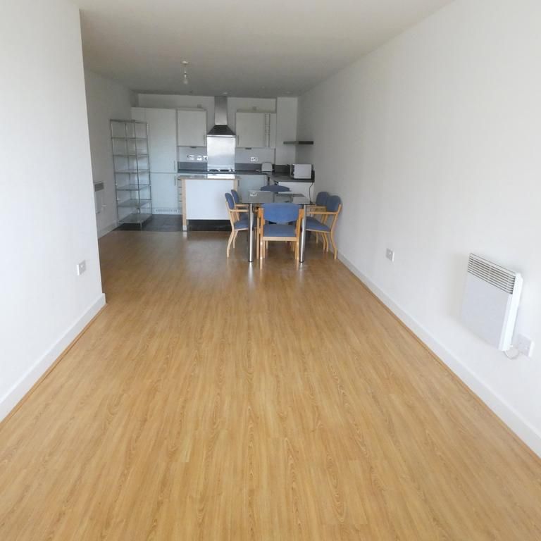 2 bedroom flat to rent - Photo 1