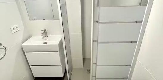 Calle de Soledad Domenech, Valencia, Valencian Community 46020 - Photo 2