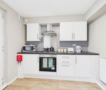 4 bedroom house of multiple occupation to rent - Photo 2