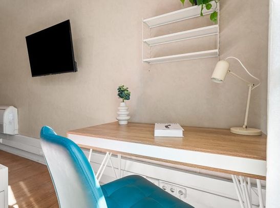 Avenida de Sidónio Pais, Lisbon, Lisbon 1050-215 - Photo 1