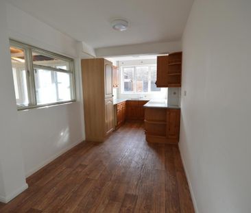 3 bedroom terraced house to rent - Photo 6