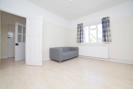 2 Bed Flat, Dover Court, SE10 - Photo 2