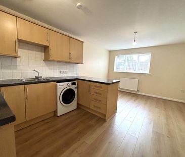 2 bedroom flat to rent - Photo 3