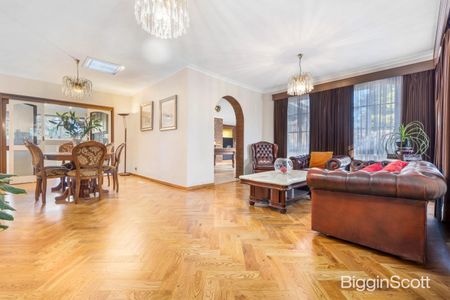 Spacious Family Home with Self-Contained Downstairs Living - Photo 4