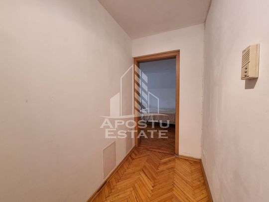 Apartament cu 1 camera, centrala proprie, zona Complexul ... - Photo 1