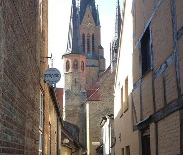 Im Herzen der Altstadt: 4 Zi Wohnung + Balkon mit eigenem Eingang W... - Photo 1