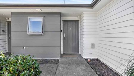 Fully Furnished - Walking Distance to Hospital - Photo 3