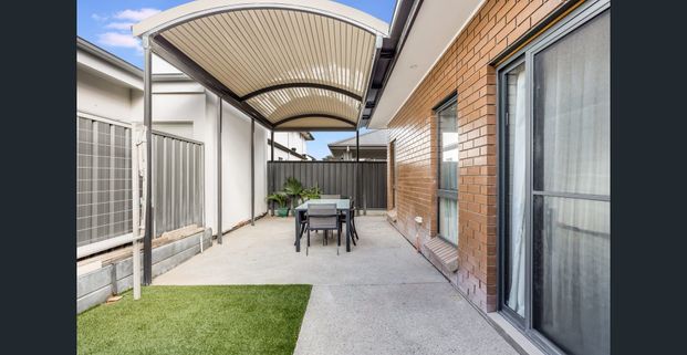 Stylish and Luxurious Family Home! - Photo 1