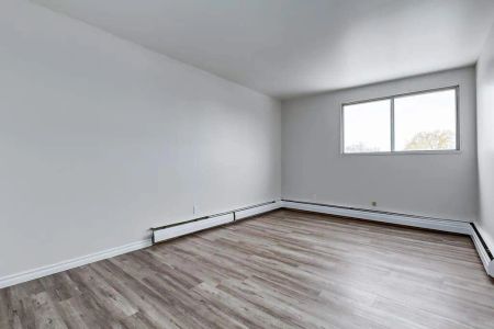 - 2 Bedroom at Parkview Place - Photo 4