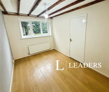 4 bedroom house to rent Hadleigh Close, Westbury Park, Newcastle Un... - Photo 3