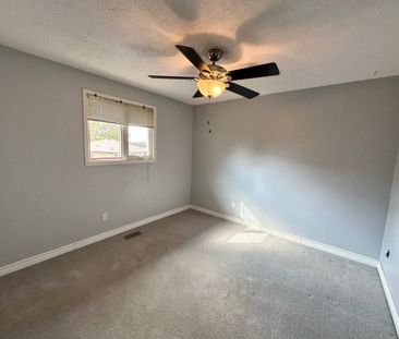 For Lease - 102 Hazelwood Drive, Newmarket, Ontario - Photo 5