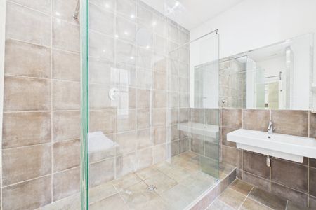 2 bedroom Flat in Kings Road, Reading - Photo 2