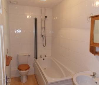 2 bedroom terraced house to rent - Photo 4