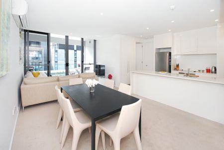 Beautifully Appointed One-Bedroom Home in Quayside! - Photo 4