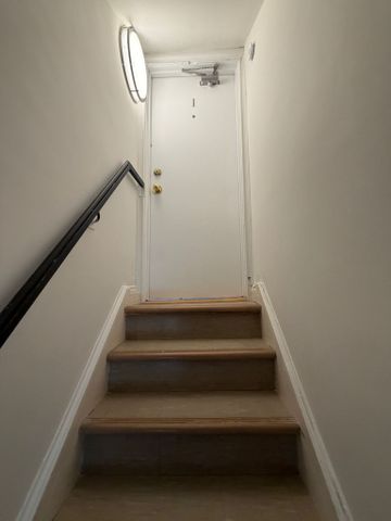 For Lease - 354 Annette Street Unit# 1, Toronto, Ontario - Photo 2